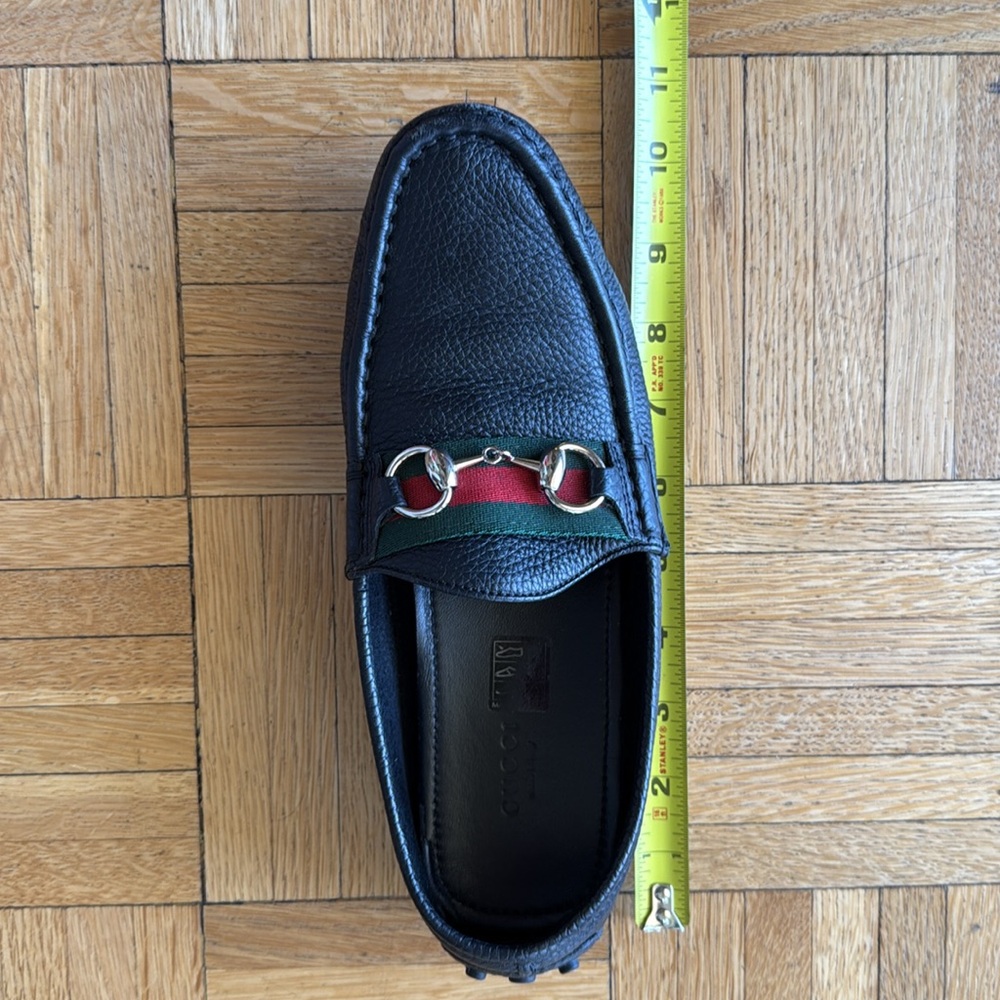 GUCCI black leather loafers. - Picture 13 of 15